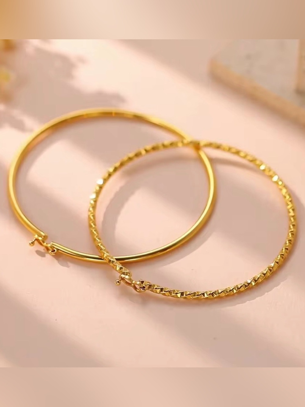 18k Yellow Gold High Polished & Textured Locking Open Cuff Bracelet Set!